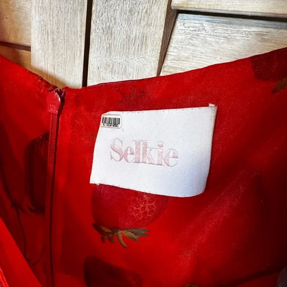 Selkie Strawberry Puff Dress - Picture 3 of 8